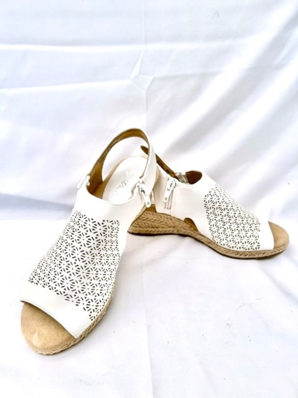 Easy Street Women Sandals - Picture 2 of 7